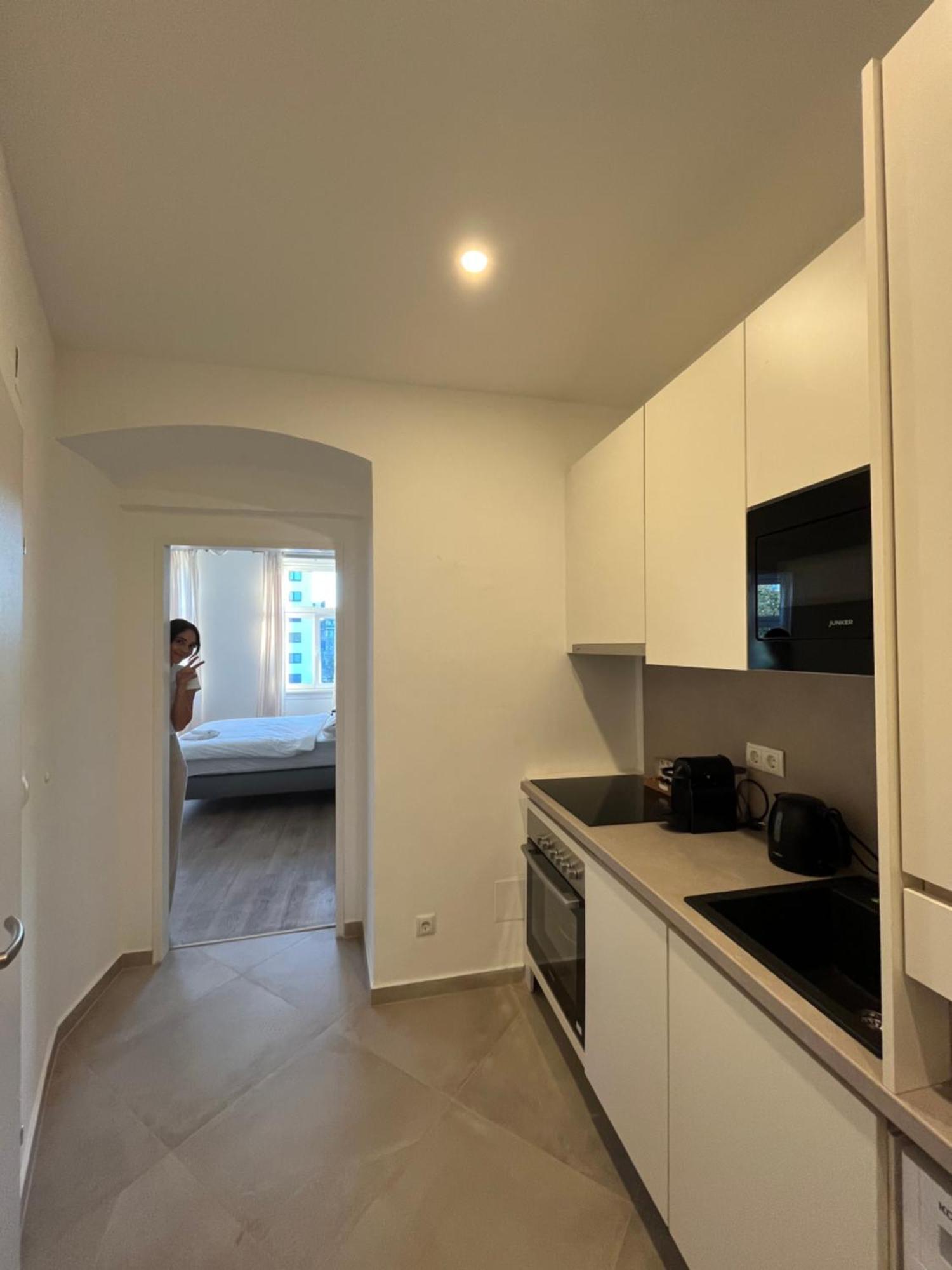 Apartment Schoenbrunn Near Metro Vienna Exterior photo