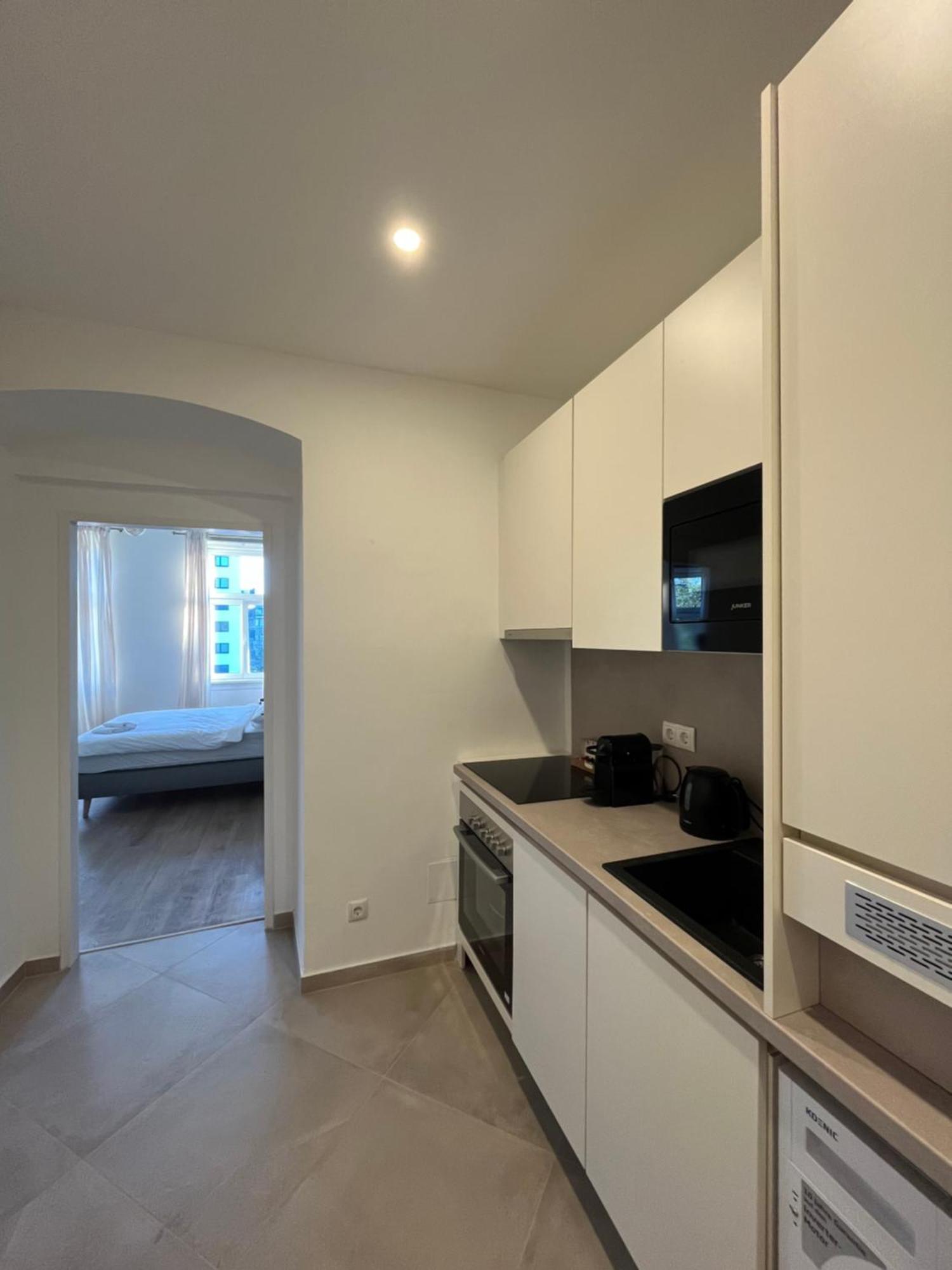 Apartment Schoenbrunn Near Metro Vienna Exterior photo