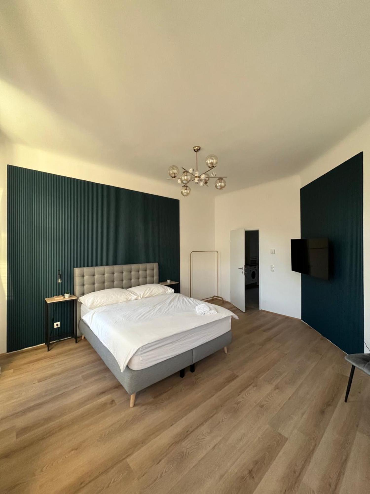 Apartment Schoenbrunn Near Metro Vienna Exterior photo