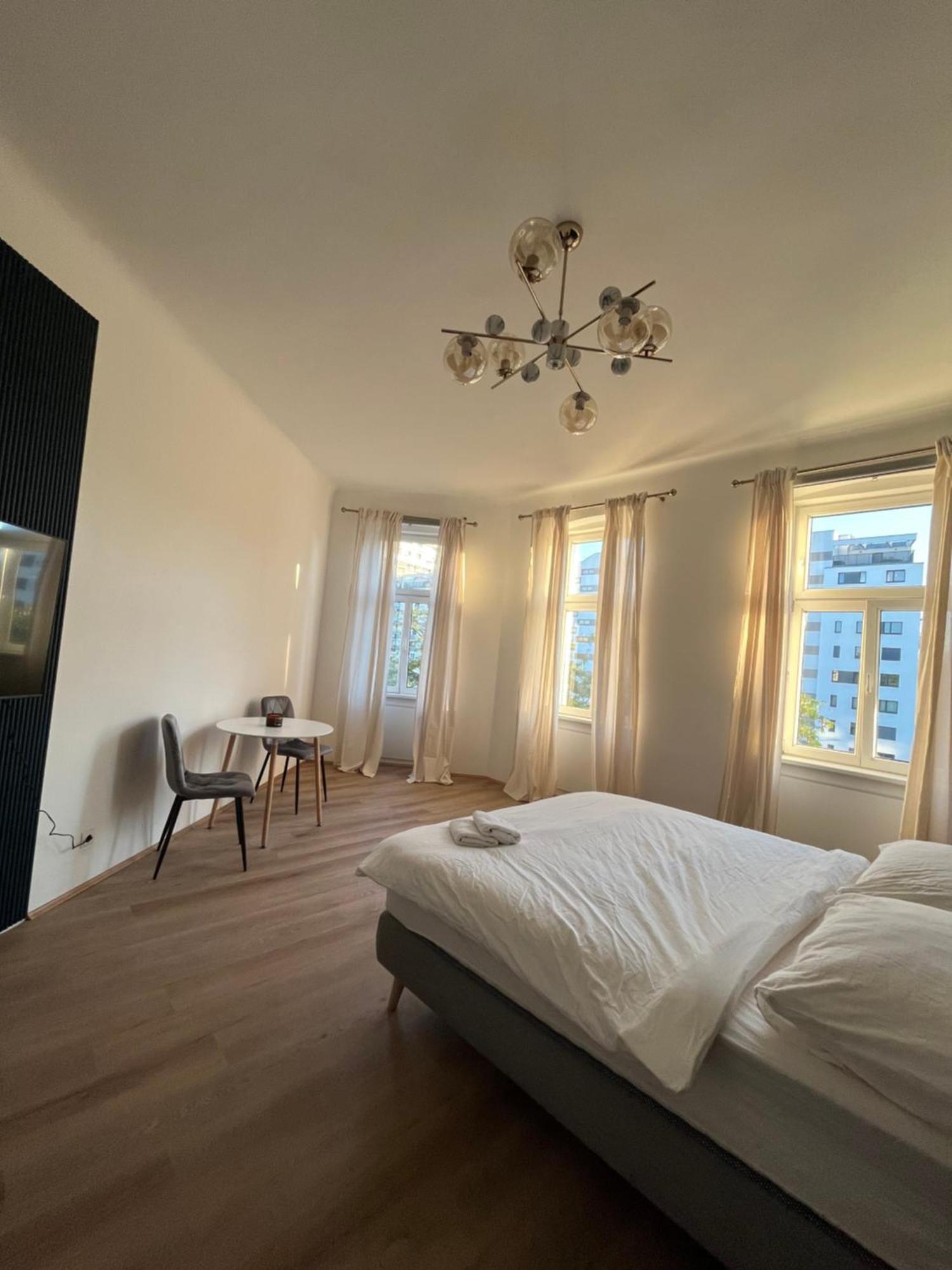 Apartment Schoenbrunn Near Metro Vienna Exterior photo