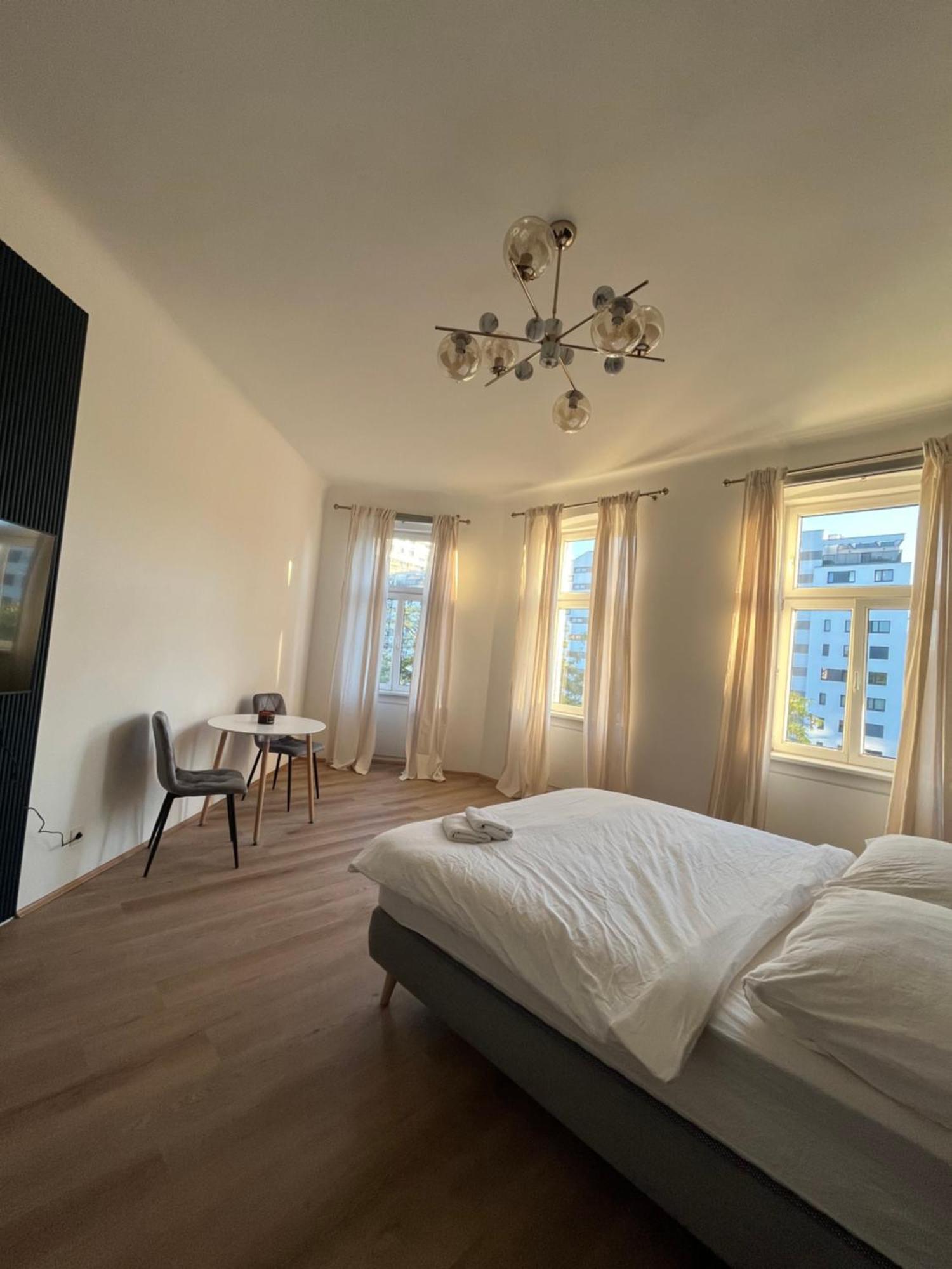 Apartment Schoenbrunn Near Metro Vienna Exterior photo